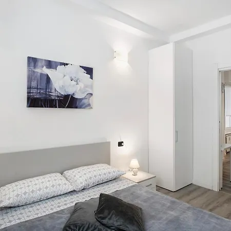 La Perla Grigia Apartment *