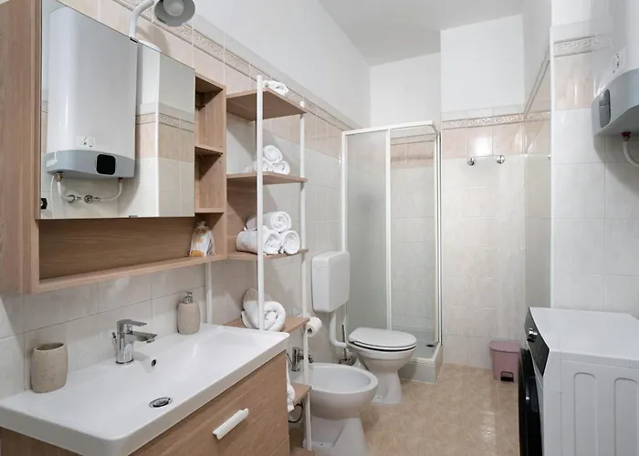 아파트 La Perla Grigia 알라시오